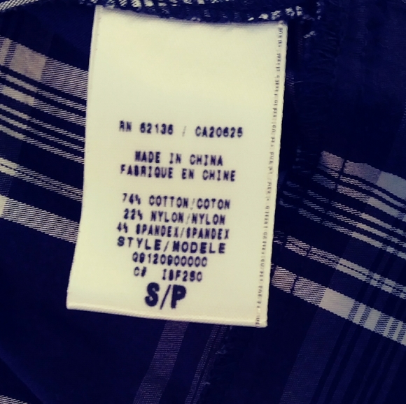 Guess Button Down Crop Top - Picture 4 of 4